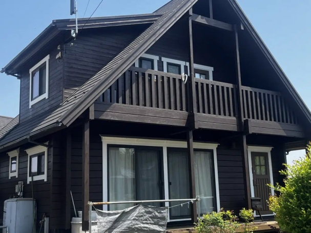 完工後のログハウス外観