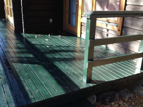 塗装後のウッドデッキ