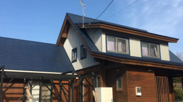 塗装後のログハウス