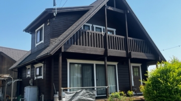 ログハウスの塗装