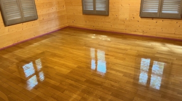 軽井沢町　フローリングをガラス塗料にて塗装